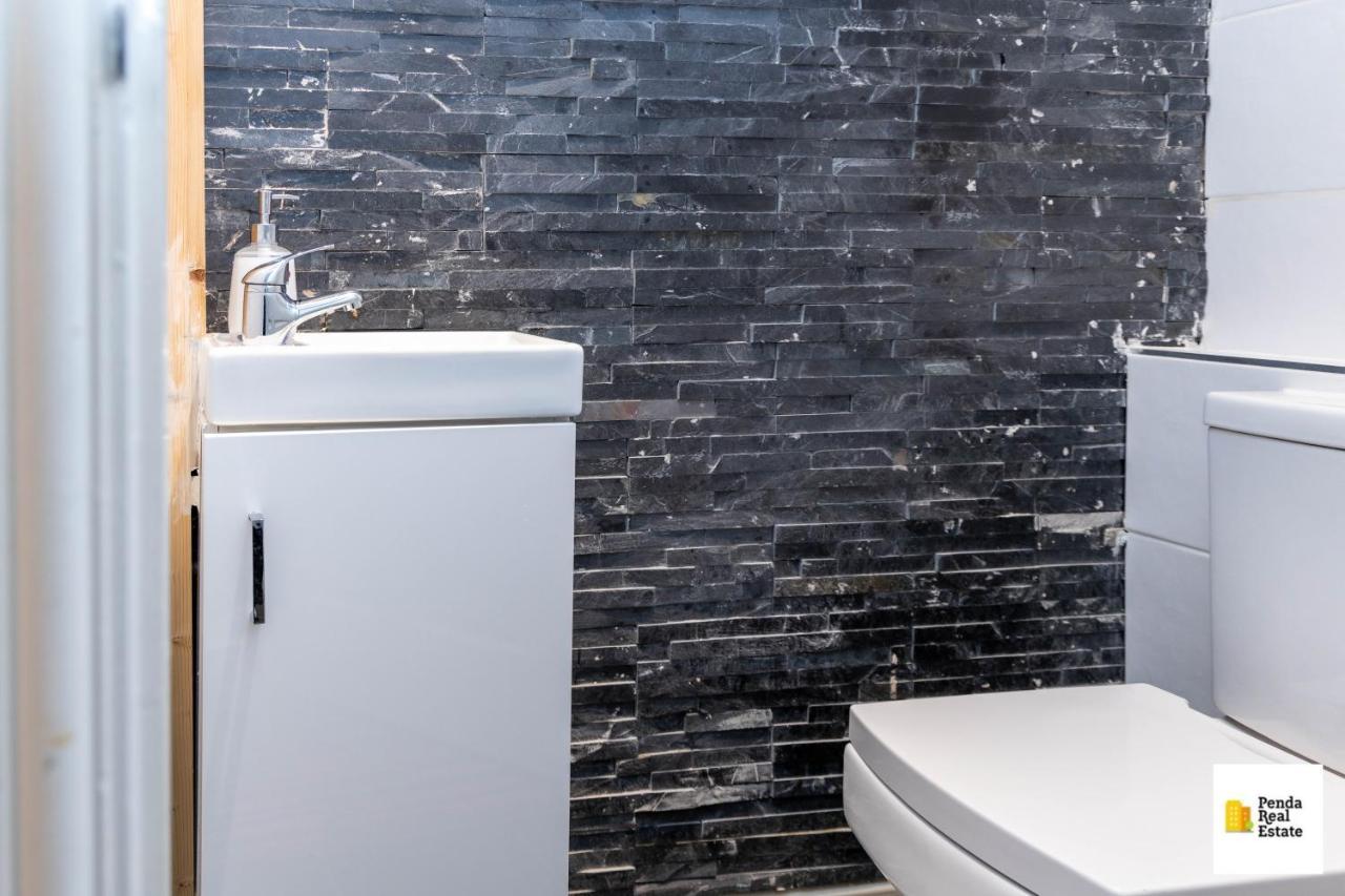 Penda Contractor And Leisure Guests Nottingham Villa Ngoại thất bức ảnh