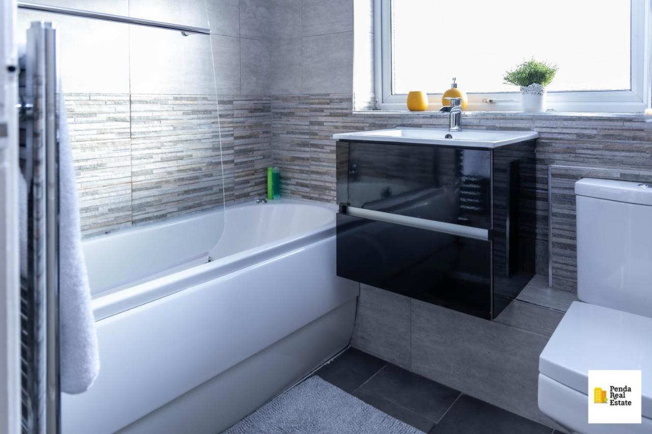 Penda Contractor And Leisure Guests Nottingham Villa Ngoại thất bức ảnh