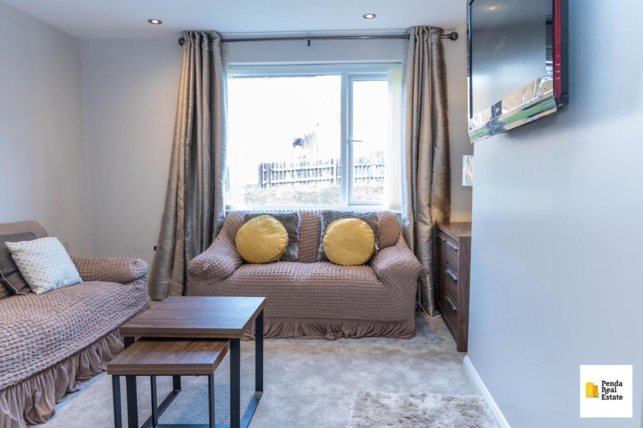 Penda Contractor And Leisure Guests Nottingham Villa Ngoại thất bức ảnh