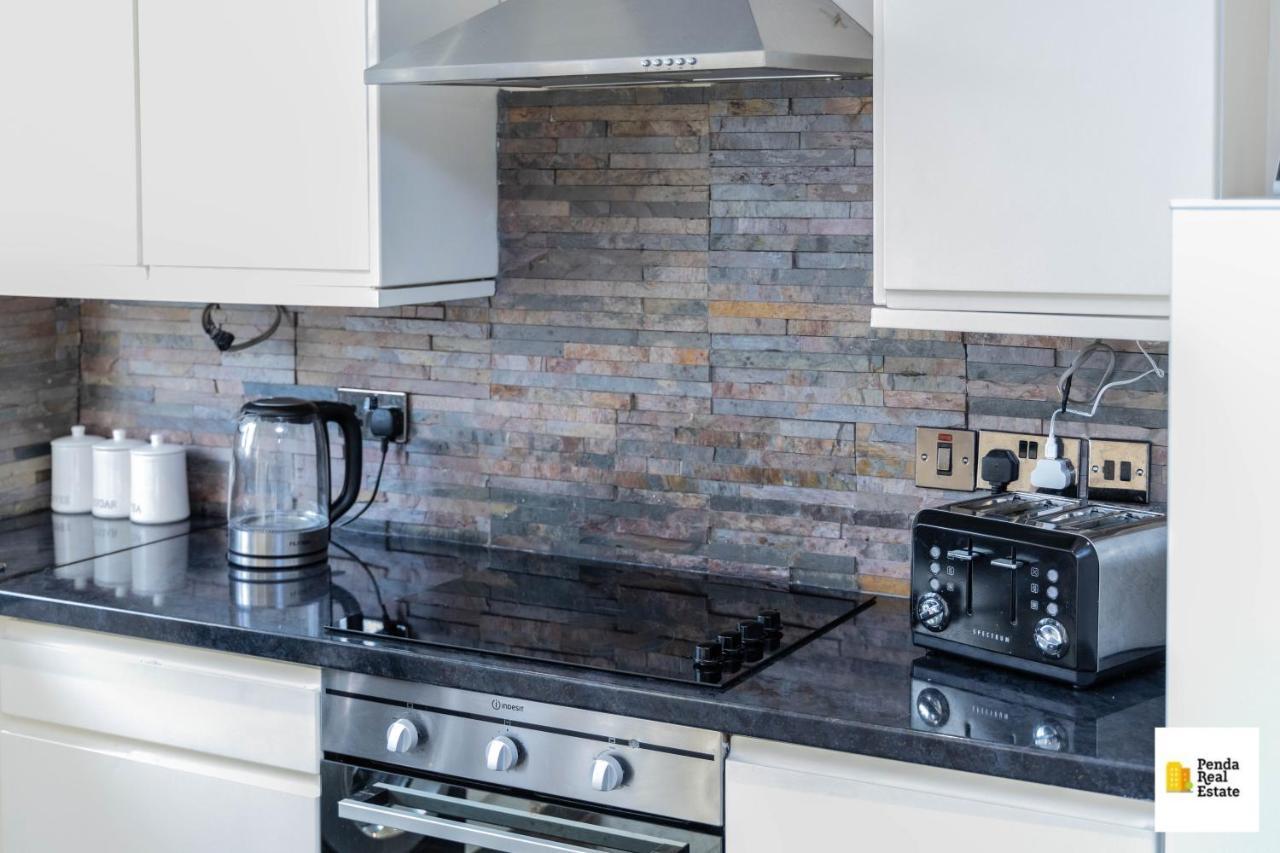 Penda Contractor And Leisure Guests Nottingham Villa Ngoại thất bức ảnh